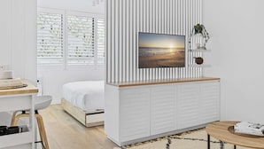 1 slaapkamer, een strijkplank/strijkijzer, internet, beddengoed