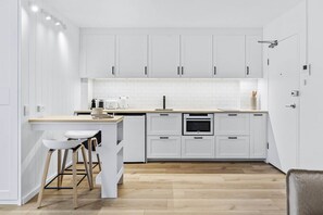 Fridge, microwave, oven, stovetop - Studio4: Bondi Chic Interiors with Rooftop Pool (Bondi Junction)