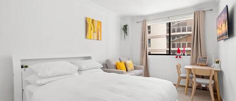 Schreibtisch, Bügeleisen/Bügelbrett, Internetzugang, Bettwäsche