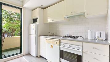 Fridge, microwave, oven, stovetop