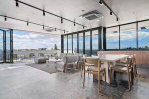 Dining - Bright Studio in Trendy North Fremantle (North Fremantle)