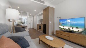 Smart TV - Fremantle Coast Studio – Beach at your Doorstep (North Fremantle)