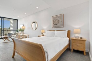 1 bedroom, iron/ironing board, travel cot, Internet - Chic Ground-Floor Studio Near Local Cafés (North Fremantle)
