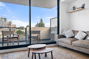 Smart TV - One-Bed Apartment Close to Cafés and Coast (Port Melbourne)
