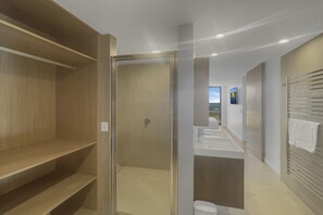 Towels - Spacious Modern Apartment in Batemans Bay (Batemans Bay)