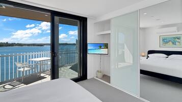 2 bedrooms, iron/ironing board, travel cot, Internet