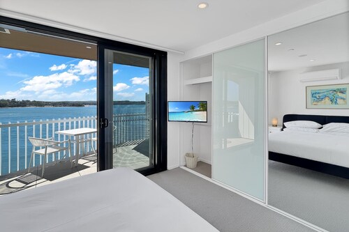 Modern 2-Bedroom Apartment with Pool Access