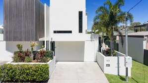 Unclassified image, 5 of 21, button - Spacious 3-Bedroom Retreat with BBQ and Pool (Coolum Beach)