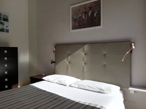 1 bedroom, iron/ironing board, WiFi, bed sheets - La Dolce Vita, a stone's throw from the beach. (rimini)