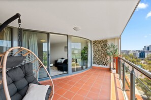 Apartment | Balcony - Central Apartment With Underground Parking (Canberra)