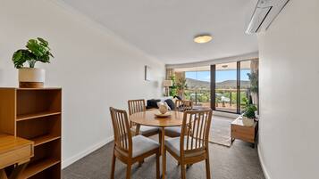 Apartment | Dining
