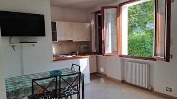 Four, plaque de cuisson, cafetiÚre/bouilloire, bouilloire électrique