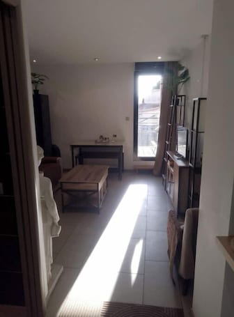 Interior. ANTIQUA ROMA VIA TEMPORIS CXIV Studio with terrace