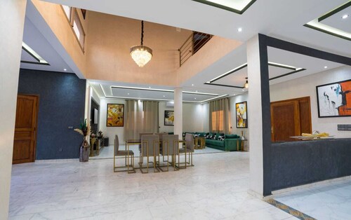 Luxury villa with swimming pool and beautiful mountain views