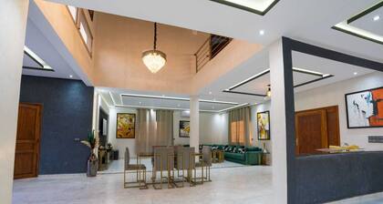 Luxury villa with swimming pool and beautiful mountain views