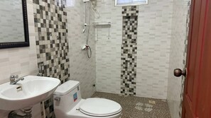 Suihku, pyyhkeet, saippua, vessapaperi