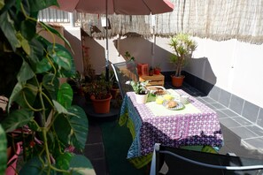 Outdoor dining - Penthouse in the historic center with large private terrace (Málaga)