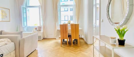 Basic-Apartment | Bügeleisen/Bügelbrett