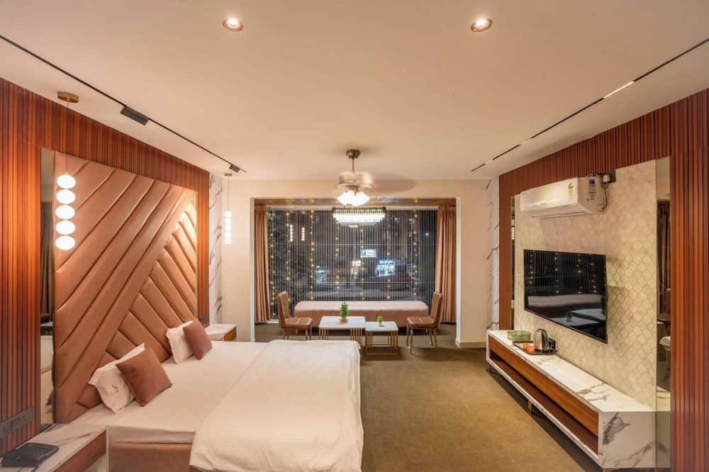 Majestic Inn
