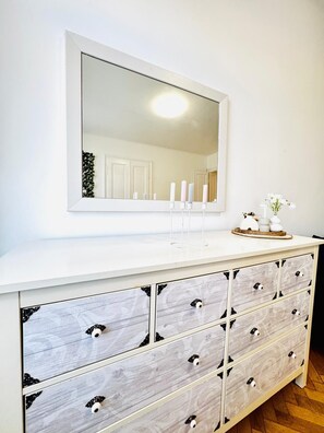 Basic Apartment | Living room - Comfortable 1BR Lounge Westbahnhof (Vienna)