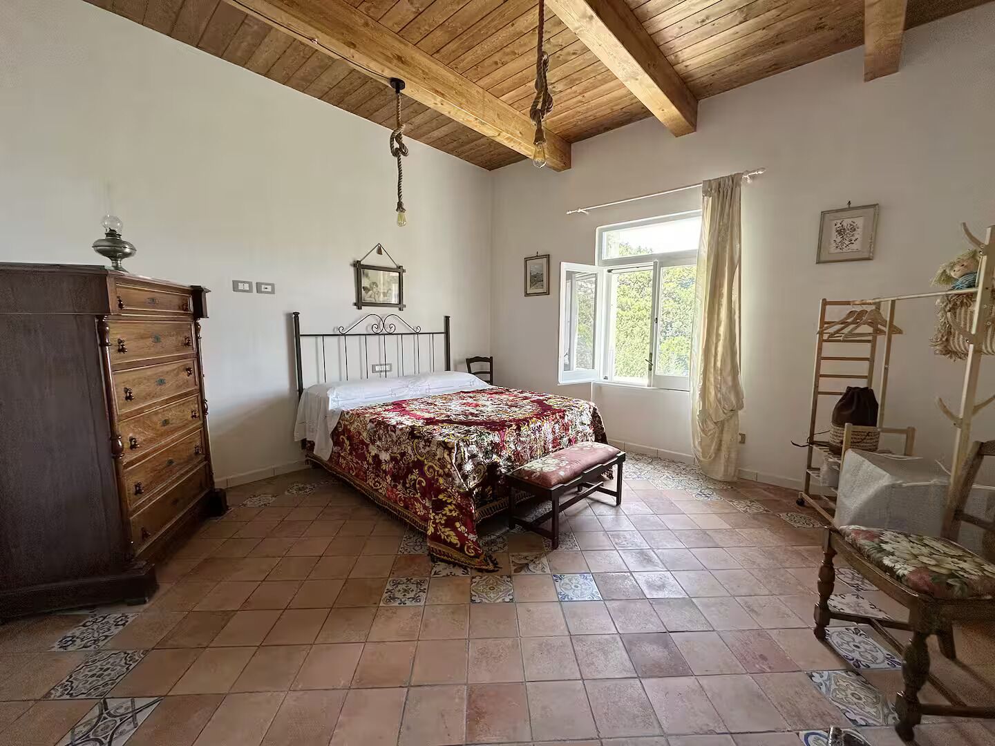 1 camera, Wi-Fi, lenzuola