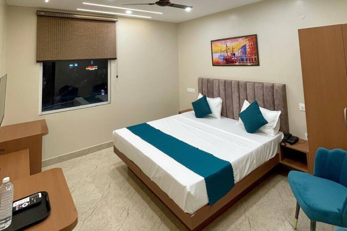 Deluxe Double Room, City View