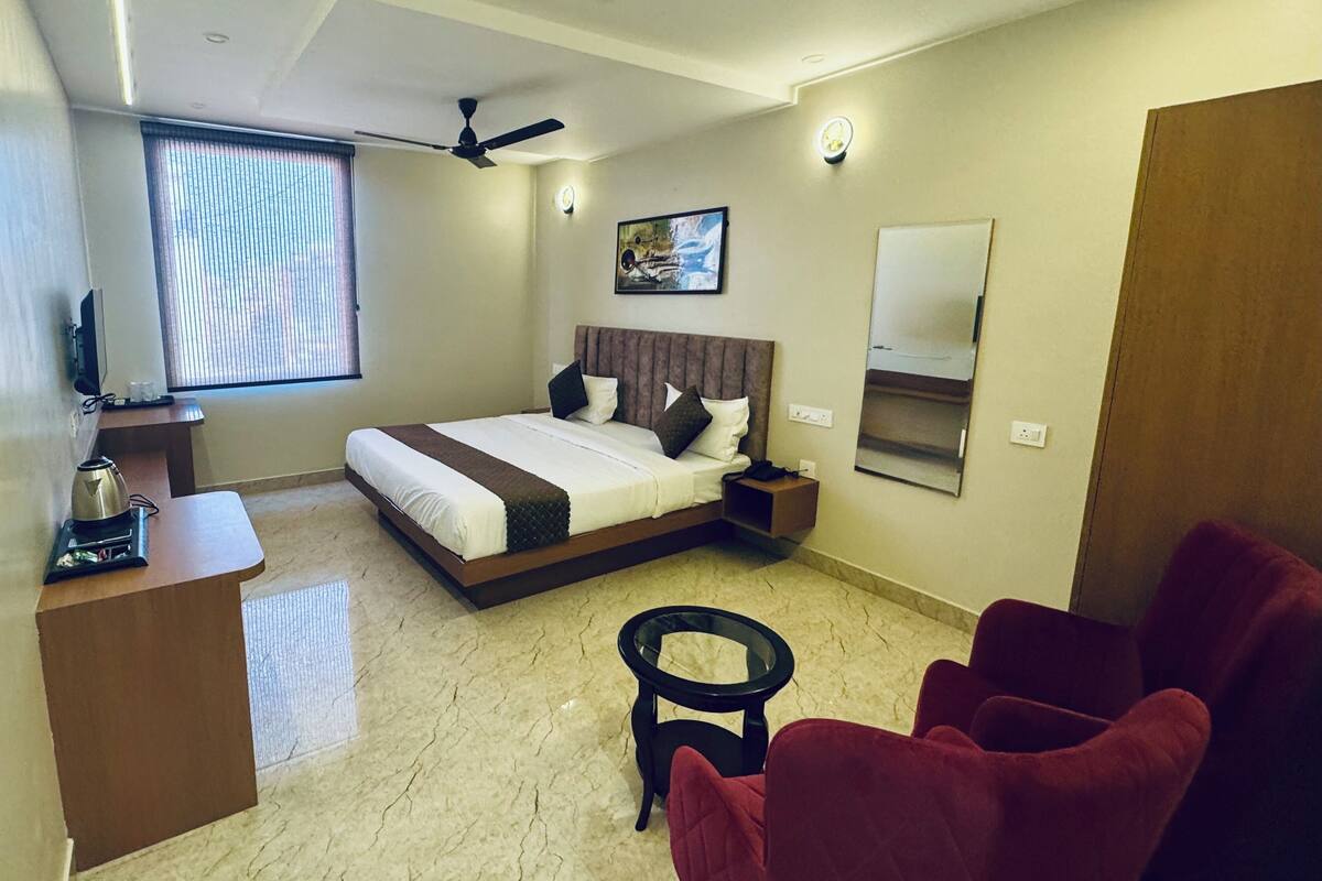 Premium Double Room, City View | Free WiFi
