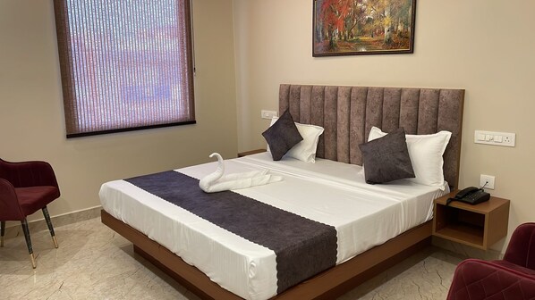 Deluxe Double Room, City View