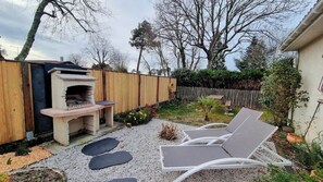 Terrace/patio - Charming Arès Villa: Beach, BBQ, & Fireplace! (Arès)