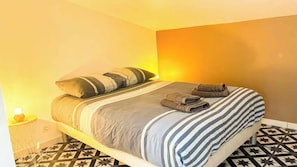 2 chambres, fer et planche à repasser, Wi-Fi, draps fournis