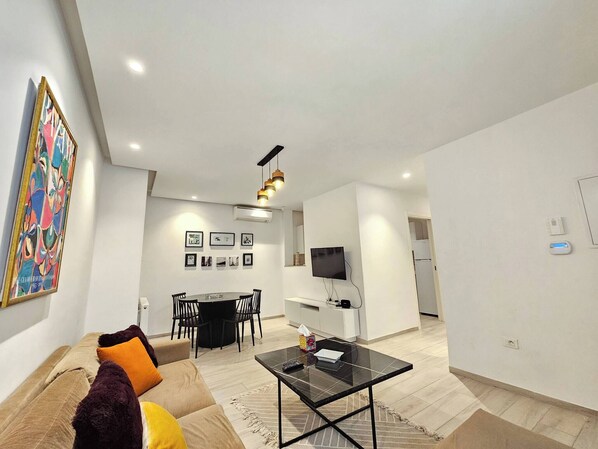 公寓, 2 间卧室, 无障碍 | 客厅 | 书