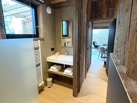 House | Bathroom