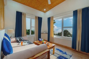 Classic Suite, Hill View | Iron/ironing board, free WiFi - ELIVAAS Stars and WindSongs (Nahan)