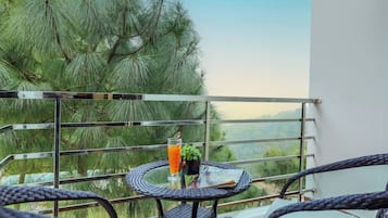 Deluxe Suite, Garden View