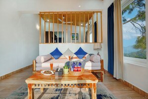 Svit Classic - utsikt mot bergen | Strykjärn/strykbräda och gratis wi-fi