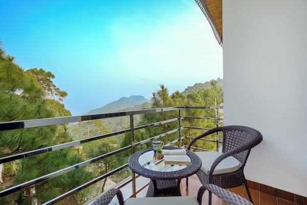 Classic Suite, Hill View | Iron/ironing board (on request), WiFi (free)
