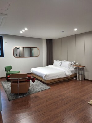 Double Room, City View | Free WiFi - Sheja-hotel (Changwon)