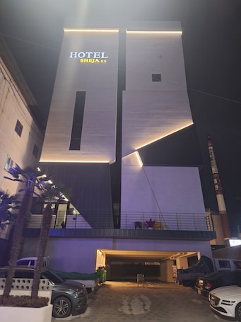 ダブルルーム シティビュー | 施設の正面. Hotel Sheja Masan