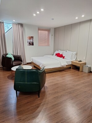 Habitació doble, vistes a la ciutat | Wifi gratuïta 