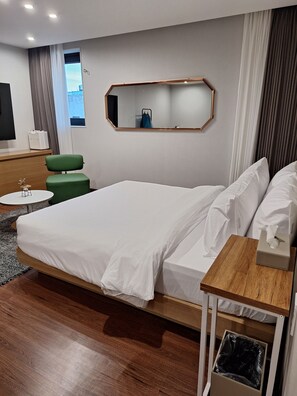 Double Room, City View | Free WiFi - Sheja-hotel (Changwon)