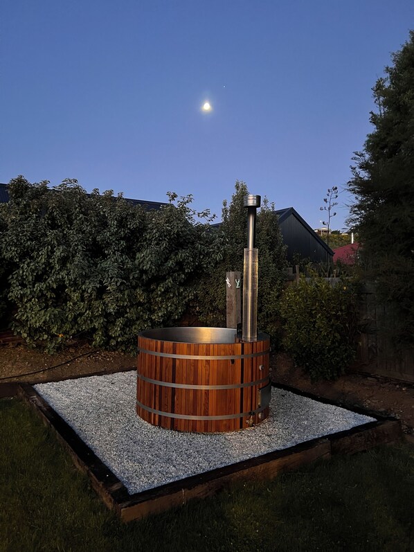 Property grounds - Stay in Heaven at Lake Hawea (Lake Hāwea)