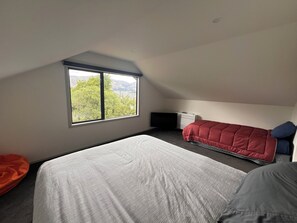 3 bedrooms, iron/ironing board, travel crib, free WiFi