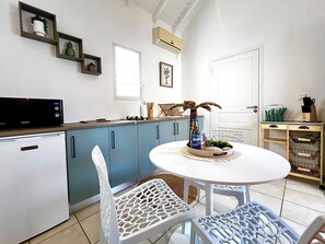 Dining - Kaz A Doudou La – 2-bedroom apartment with terrace and garden, tropical calm (Saint-François)