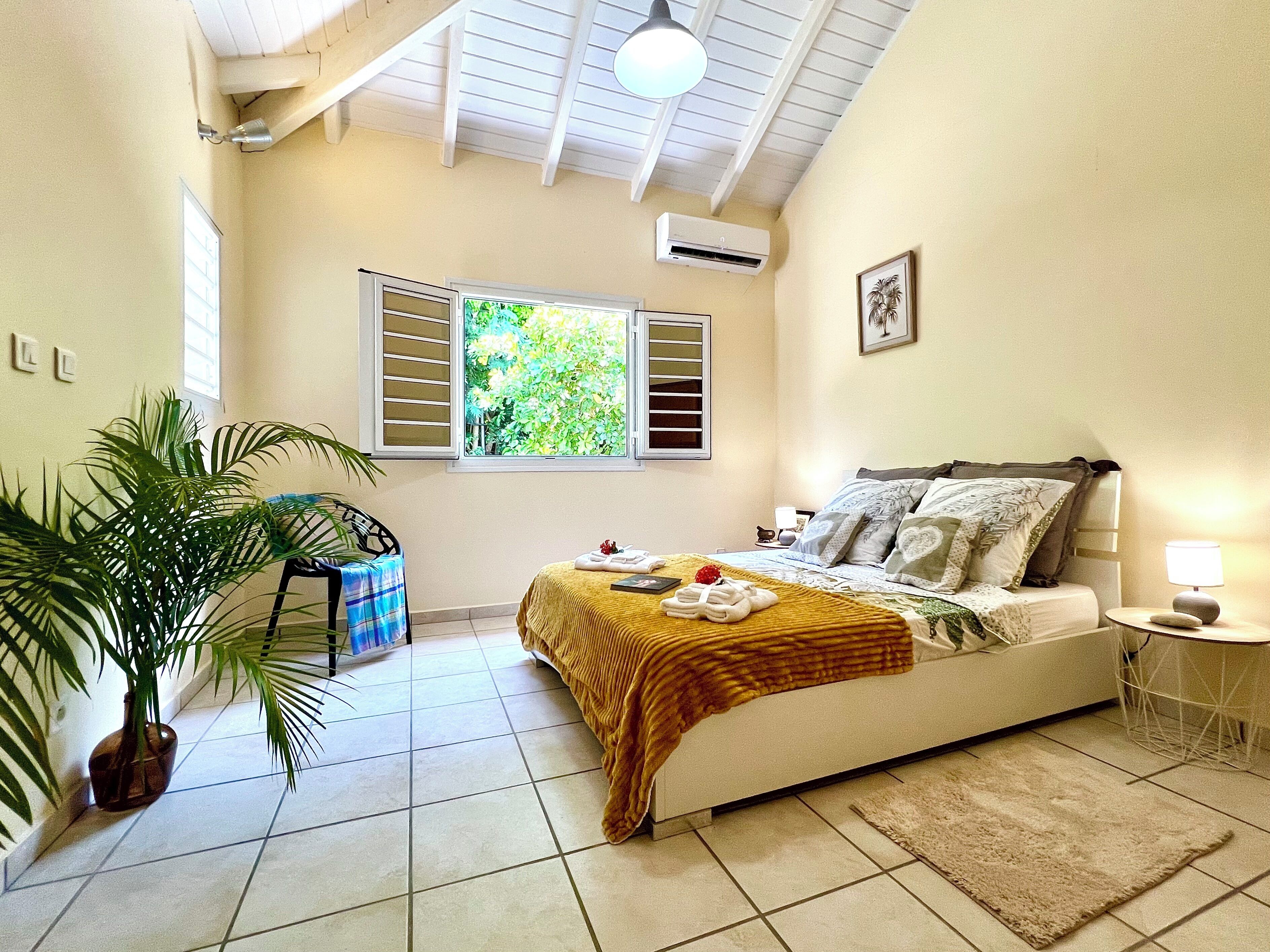 2 dormitorios, tabla de planchar con plancha, wifi gratis y ropa de cama