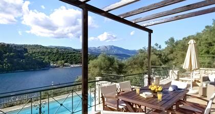 Luxury seafront plot villa, seaviews, p-pool, walk to beach- Villa Alex Meganisi