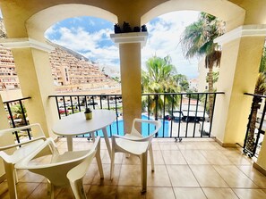 Outdoor dining - Pacific Harbor Pool View (Los Cristianos)