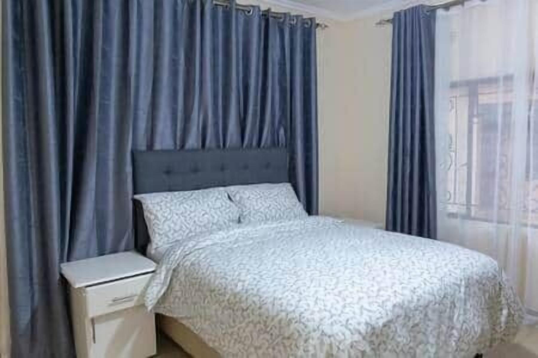 Bügeleisen/Bügelbrett, WLAN, Bettwäsche