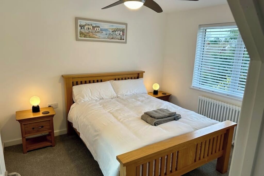 4 quartos, ferros/tábuas de passar roupa, Wi-Fi, roupa de cama