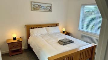 4 habitaciones, tabla de planchar con plancha, wifi y ropa de cama