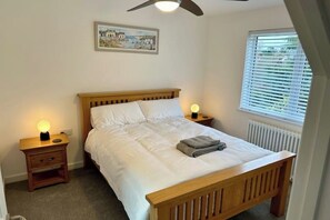 4 quartos, ferros/tábuas de passar roupa, Wi-Fi, roupa de cama